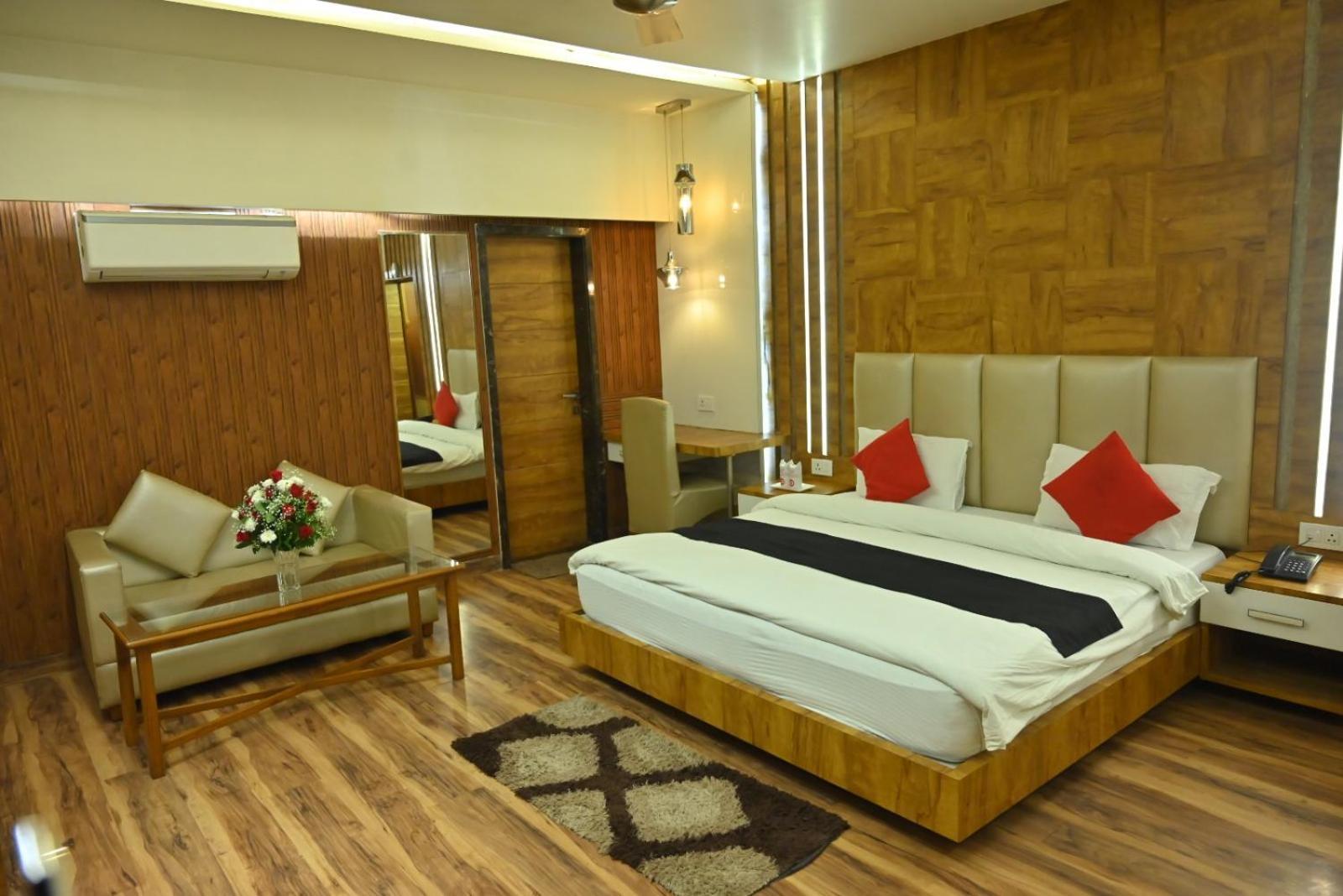 Hotel K D Palace كانبور المظهر الخارجي الصورة