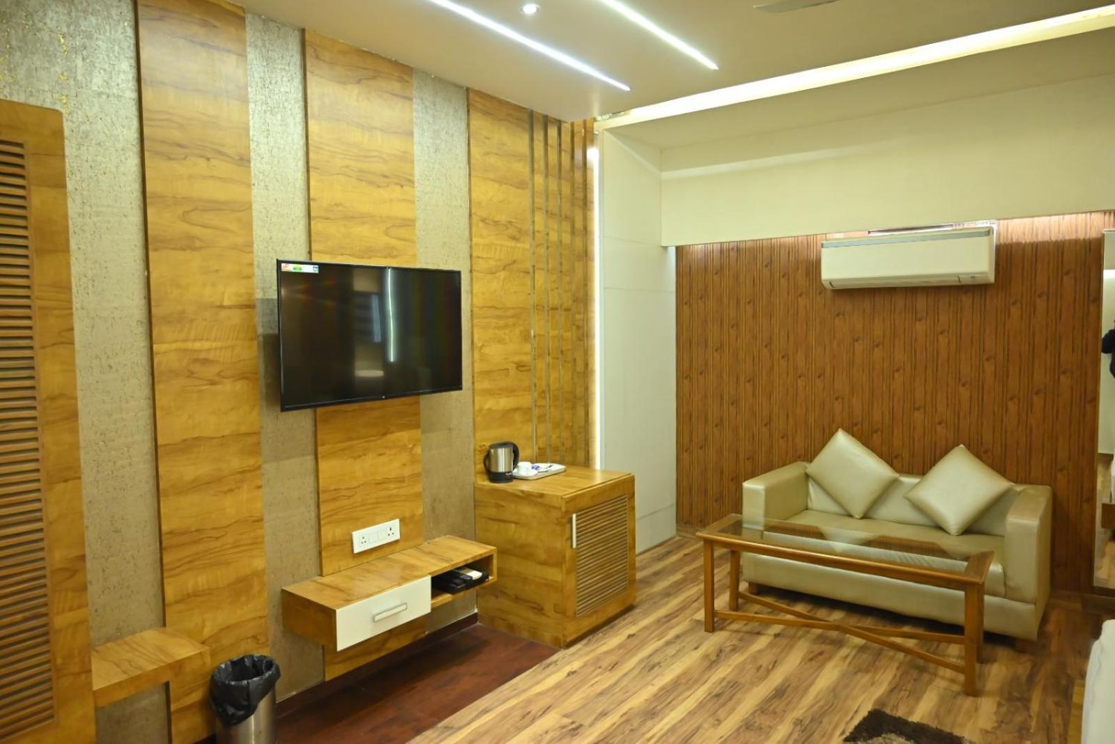 Hotel K D Palace كانبور المظهر الخارجي الصورة